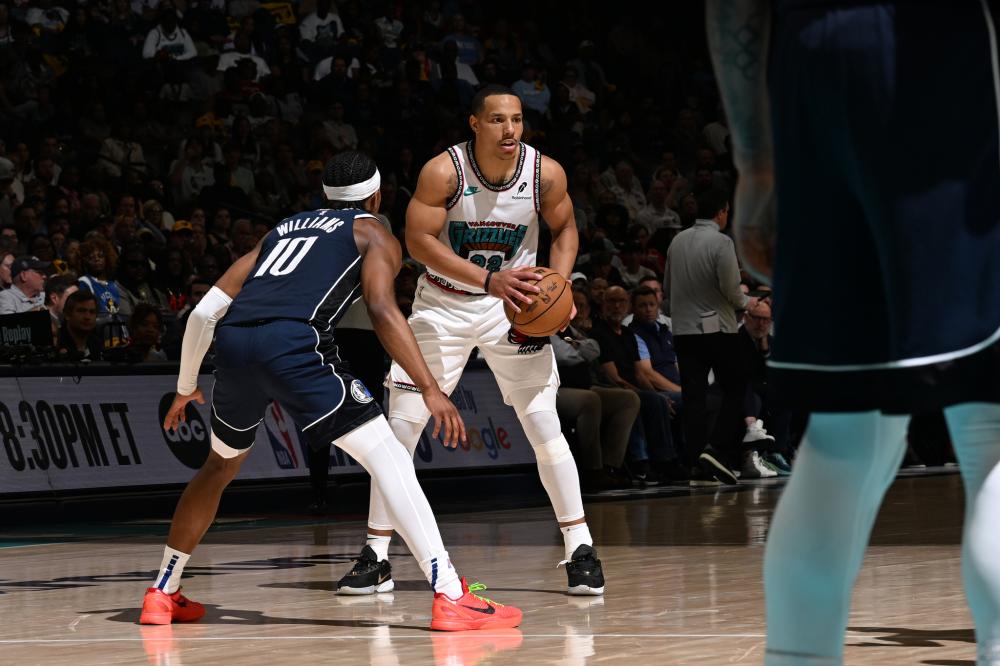 吸引无数目 吸引无数目